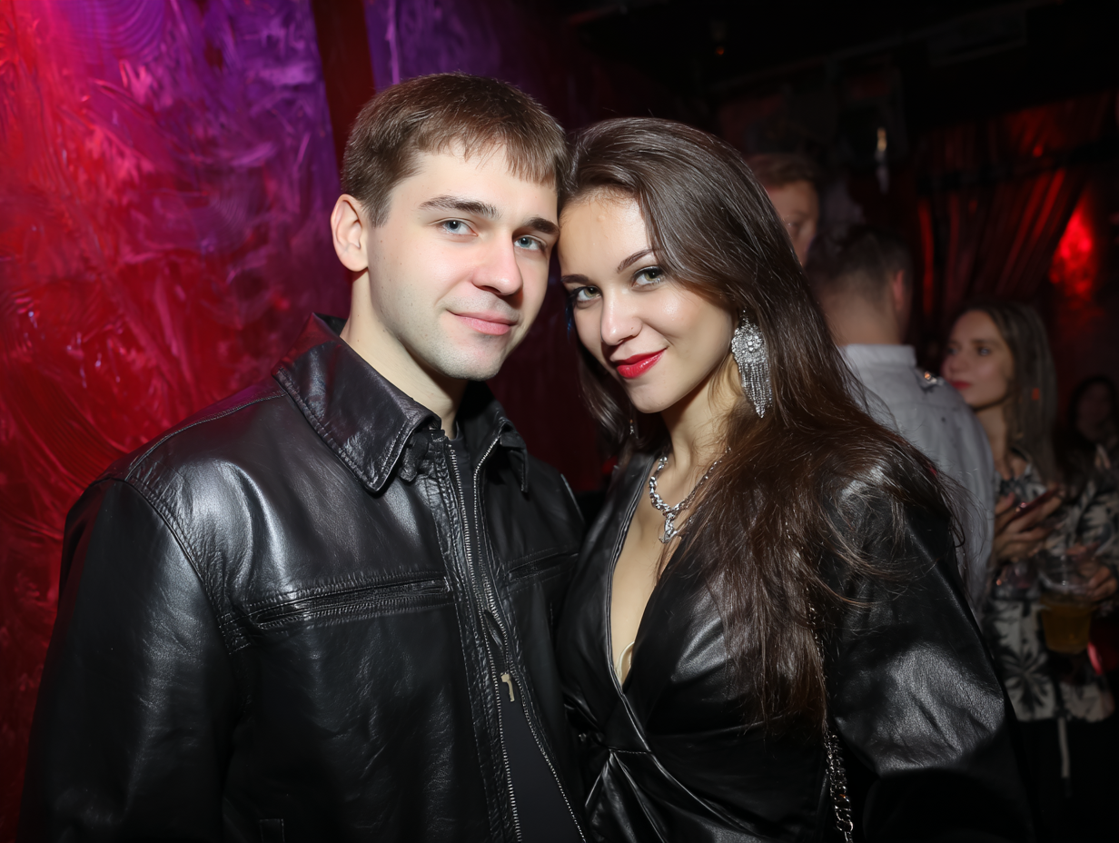 Парни и девушки из Мытищ