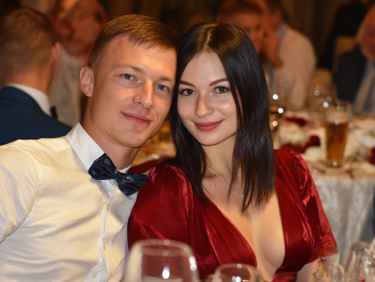 Парни и девушки из Серпухова