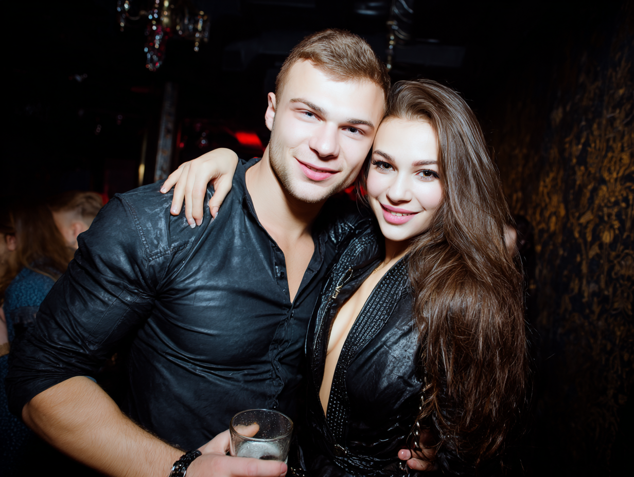 Парни и девушки из Волгограда